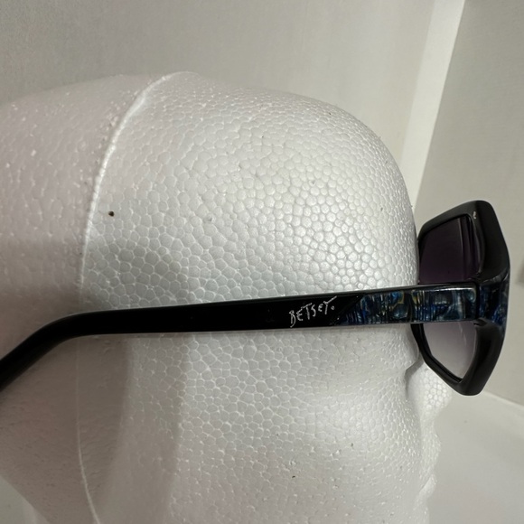Betsey Johnson Oversized Black Sunglasses with Gradient Lenses Vintage Y2K main image 13